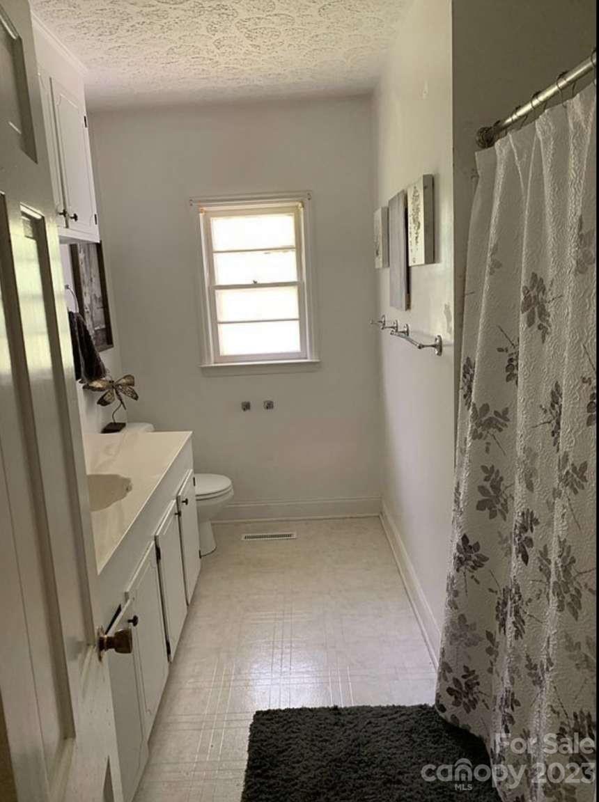 1912 Kings Road Shelby, NC 28150 - Photo 9 of 12 Gallery Image 9