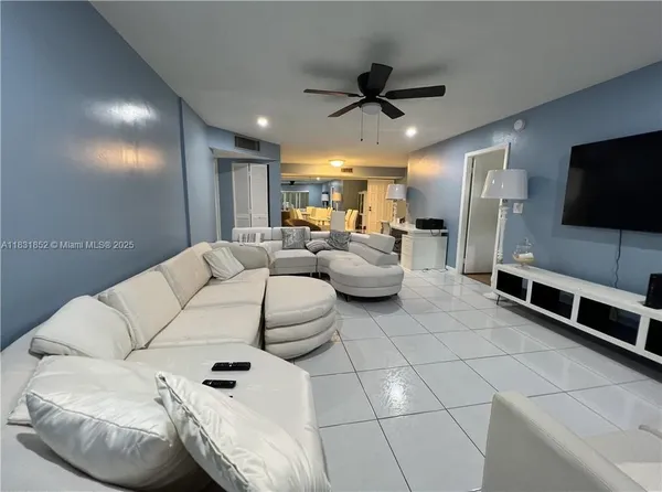 $2,500 | 6101 North Falls Cir Drive, Unit 107, Lauderhill, FL 33319