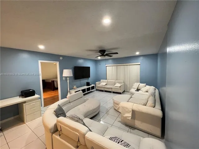 $2,500 | 6101 North Falls Cir Drive, Unit 107, Lauderhill, FL 33319