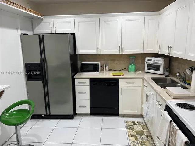 $2,500 | 6101 North Falls Cir Drive, Unit 107, Lauderhill, FL 33319