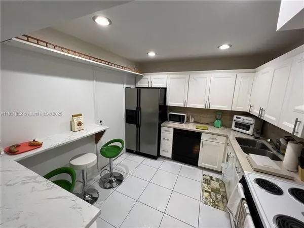 $2,500 | 6101 North Falls Cir Drive, Unit 107, Lauderhill, FL 33319