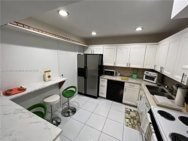 $2,500 | 6101 North Falls Cir Drive, Unit 107, Lauderhill, FL 33319