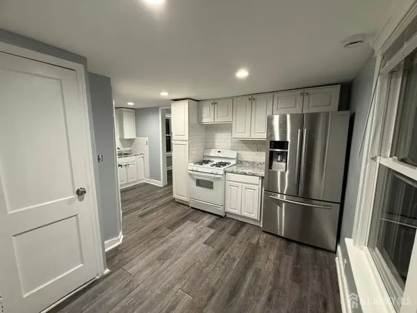$2,550 | 72 Charles Street, Carteret, NJ 07008