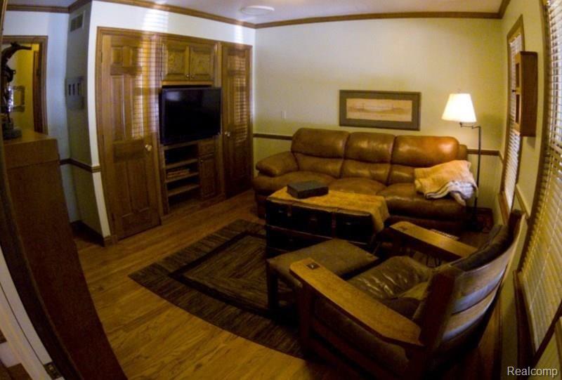 265 South Richman Road St. Clair, MI 48079 - Photo 9 of 18 24098392-18.jpg