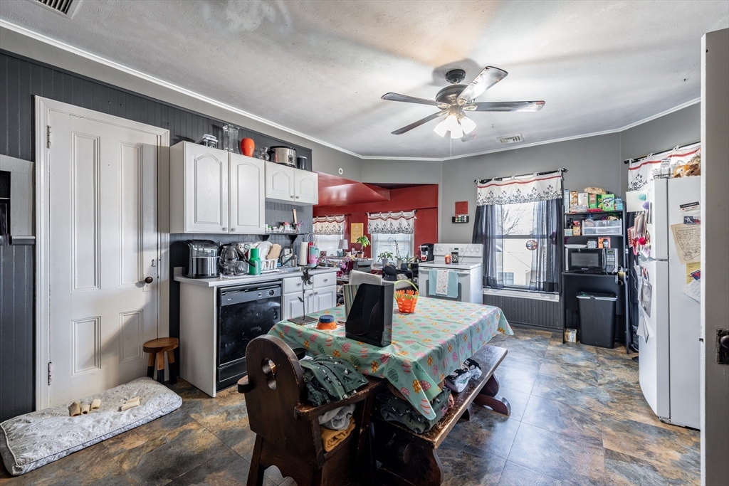 519 Chicopee Street Chicopee, MA 01013 - Photo 20 of 36