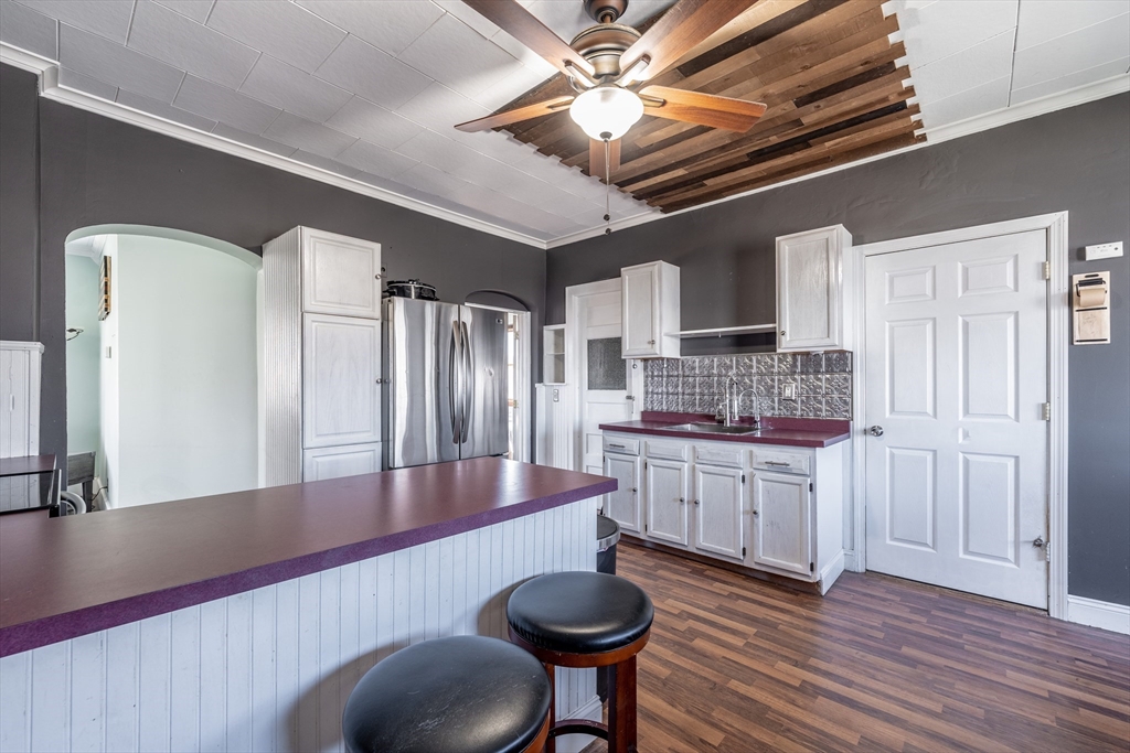 519 Chicopee Street Chicopee, MA 01013 - Photo 5 of 36