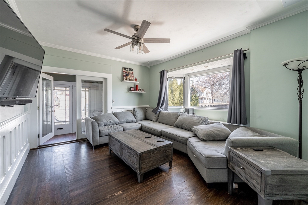 519 Chicopee Street Chicopee, MA 01013 - Photo 7 of 36