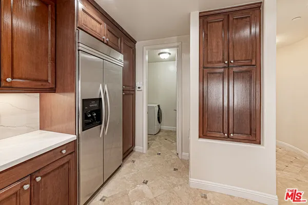 $7,000 | 143 North Arnaz Drive, Unit 106, Beverly Hills, CA 90211