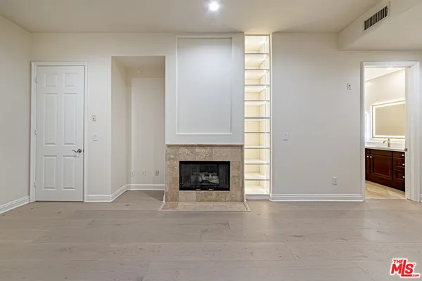 $7,000 | 143 North Arnaz Drive, Unit 106, Beverly Hills, CA 90211