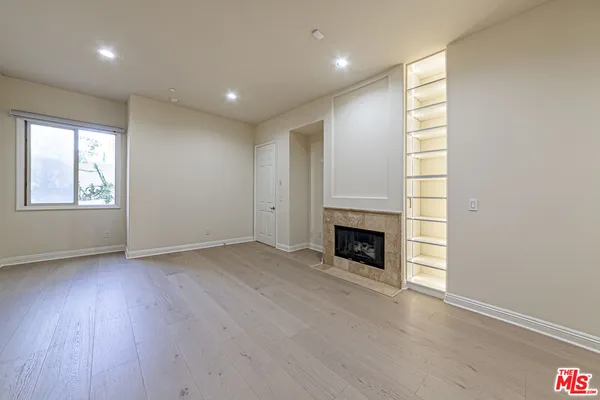 $7,000 | 143 North Arnaz Drive, Unit 106, Beverly Hills, CA 90211