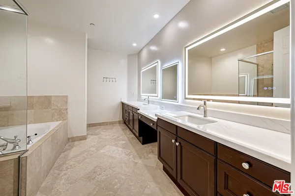 $7,000 | 143 North Arnaz Drive, Unit 106, Beverly Hills, CA 90211