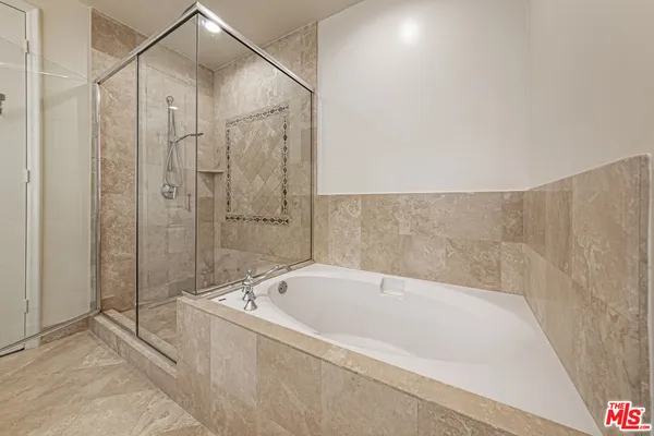 $7,000 | 143 North Arnaz Drive, Unit 106, Beverly Hills, CA 90211