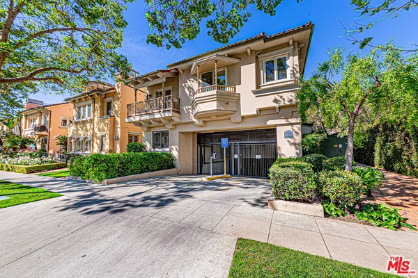 $7,000 | 143 North Arnaz Drive, Unit 106, Beverly Hills, CA 90211