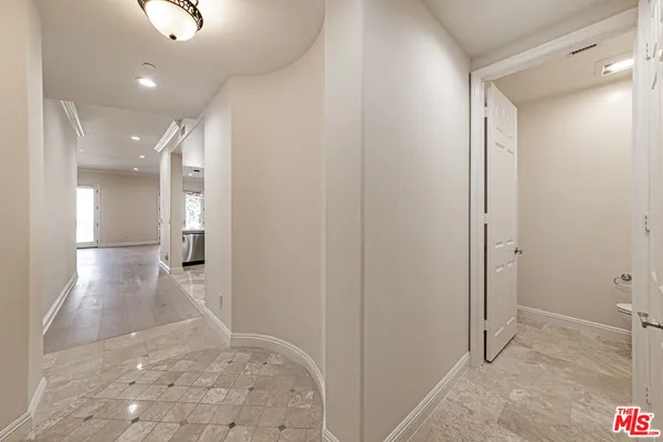 $7,000 | 143 North Arnaz Drive, Unit 106, Beverly Hills, CA 90211