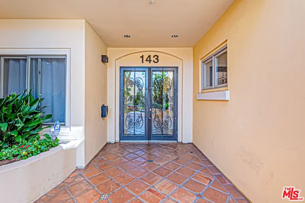 $7,000 | 143 North Arnaz Drive, Unit 106, Beverly Hills, CA 90211