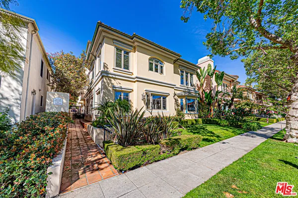 $7,000 | 143 North Arnaz Drive, Unit 106, Beverly Hills, CA 90211