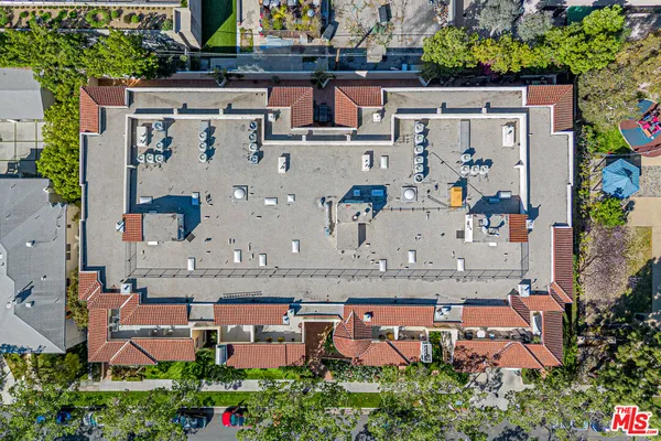 $7,000 | 143 North Arnaz Drive, Unit 106, Beverly Hills, CA 90211