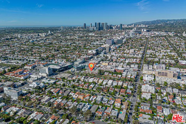 $7,000 | 143 North Arnaz Drive, Unit 106, Beverly Hills, CA 90211