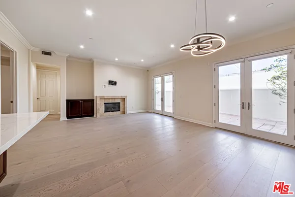 $7,000 | 143 North Arnaz Drive, Unit 106, Beverly Hills, CA 90211