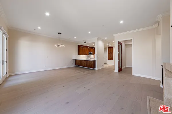 $7,000 | 143 North Arnaz Drive, Unit 106, Beverly Hills, CA 90211