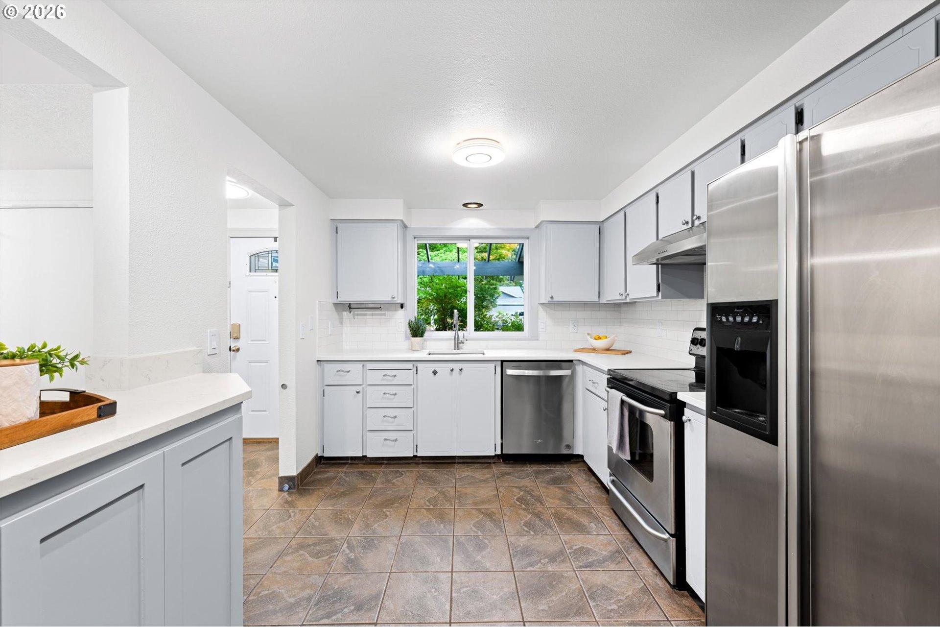12935 Southwest Hanson Road Beaverton, OR 97008 - Photo 9 of 47 Gallery Image 9