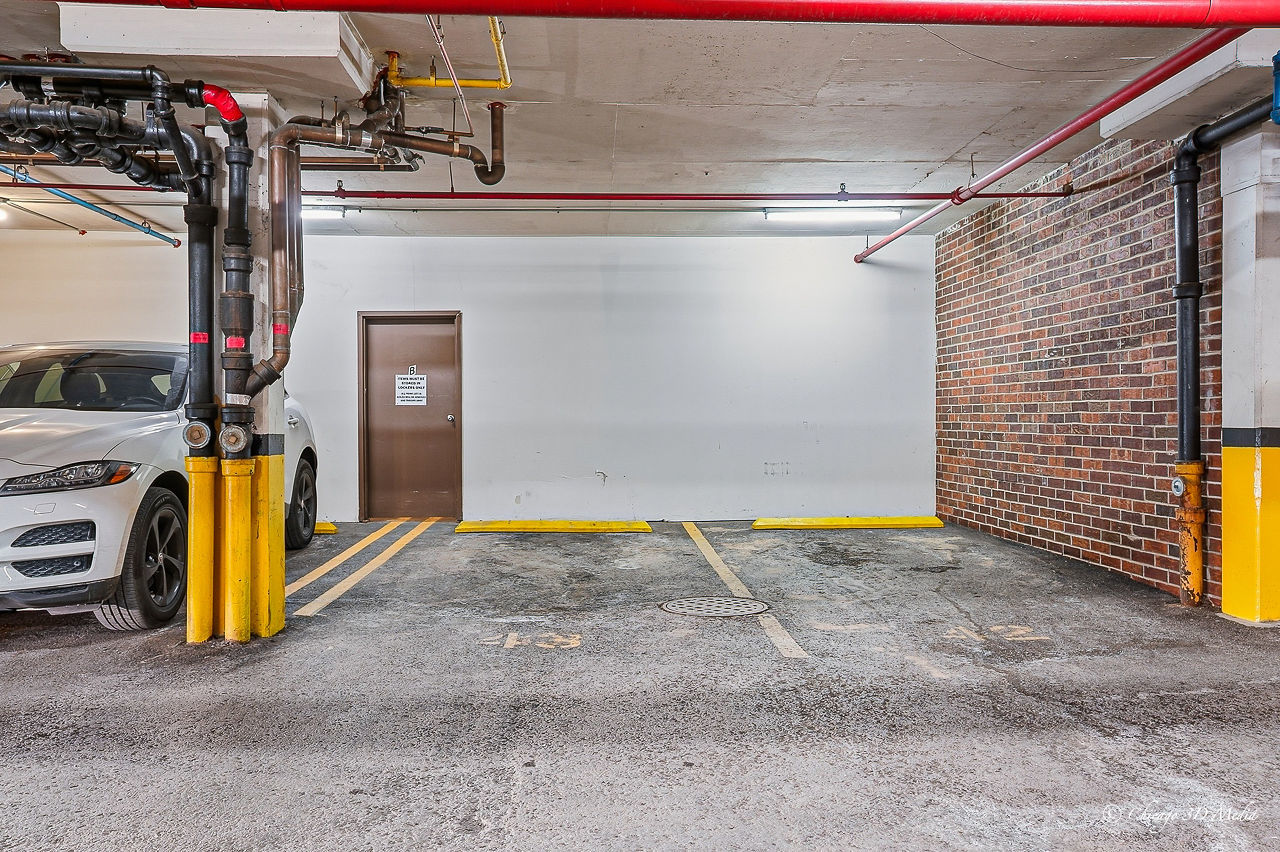 3900 North Pine Grove Avenue, Unit 409 Chicago, IL 60613 - Photo 19 of 24