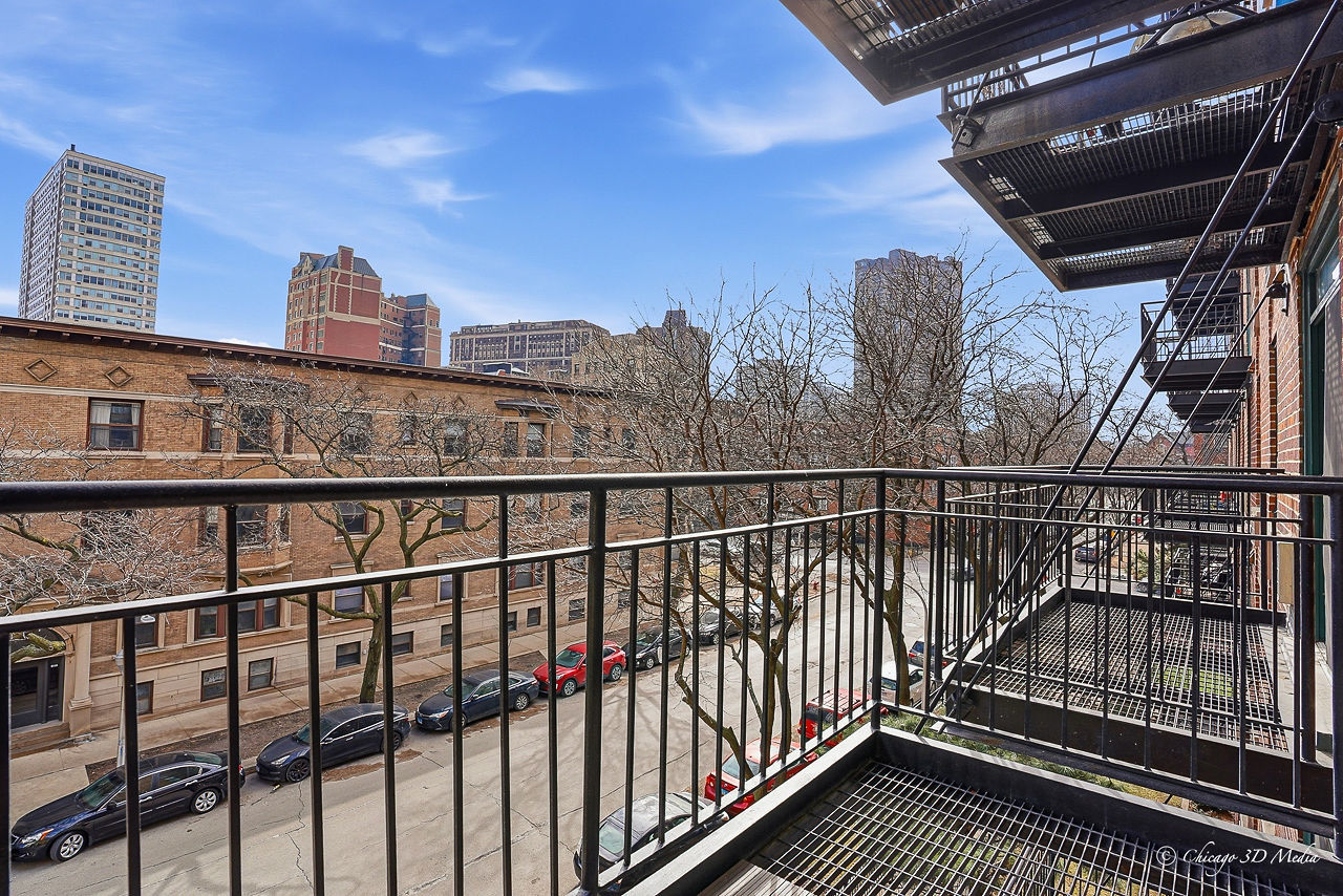 3900 North Pine Grove Avenue, Unit 409 Chicago, IL 60613 - Photo 6 of 24
