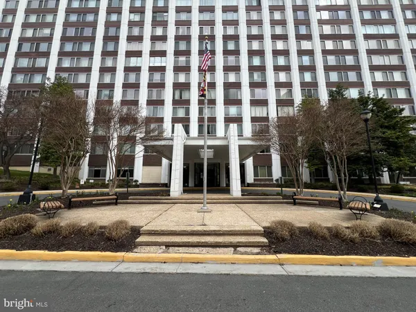 $2,100 | 11801 Rockville Pike, Unit 708, Rockville, MD 20852