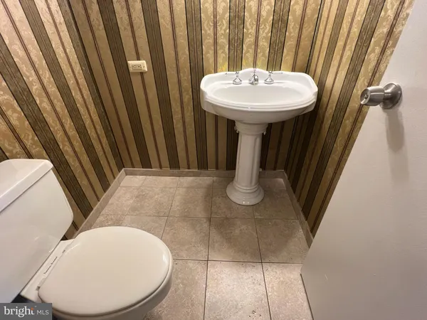 $2,100 | 11801 Rockville Pike, Unit 708, Rockville, MD 20852