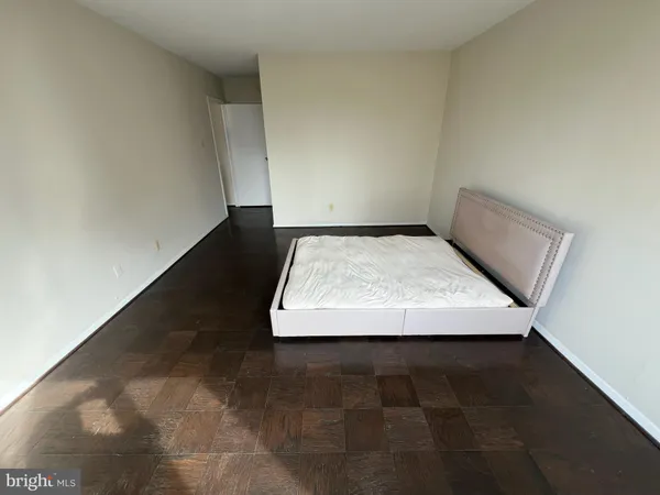 $2,100 | 11801 Rockville Pike, Unit 708, Rockville, MD 20852