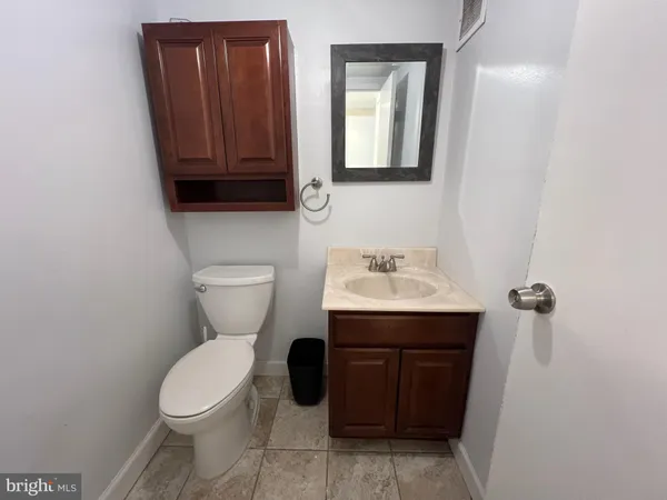 $2,100 | 11801 Rockville Pike, Unit 708, Rockville, MD 20852