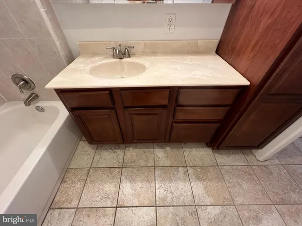 $2,100 | 11801 Rockville Pike, Unit 708, Rockville, MD 20852