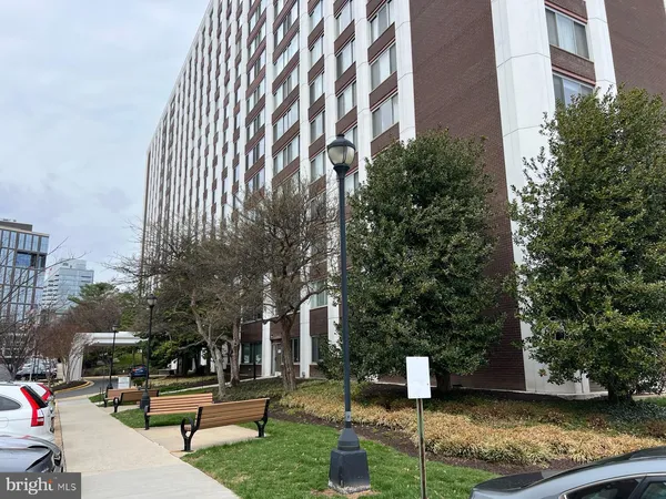 $2,100 | 11801 Rockville Pike, Unit 708, Rockville, MD 20852