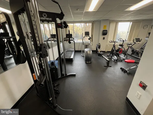 $2,100 | 11801 Rockville Pike, Unit 708, Rockville, MD 20852