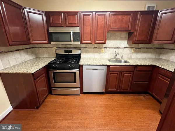 $2,100 | 11801 Rockville Pike, Unit 708, Rockville, MD 20852