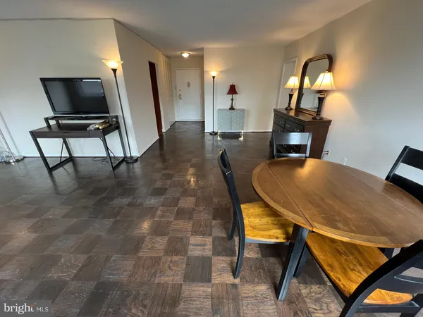 $2,100 | 11801 Rockville Pike, Unit 708, Rockville, MD 20852