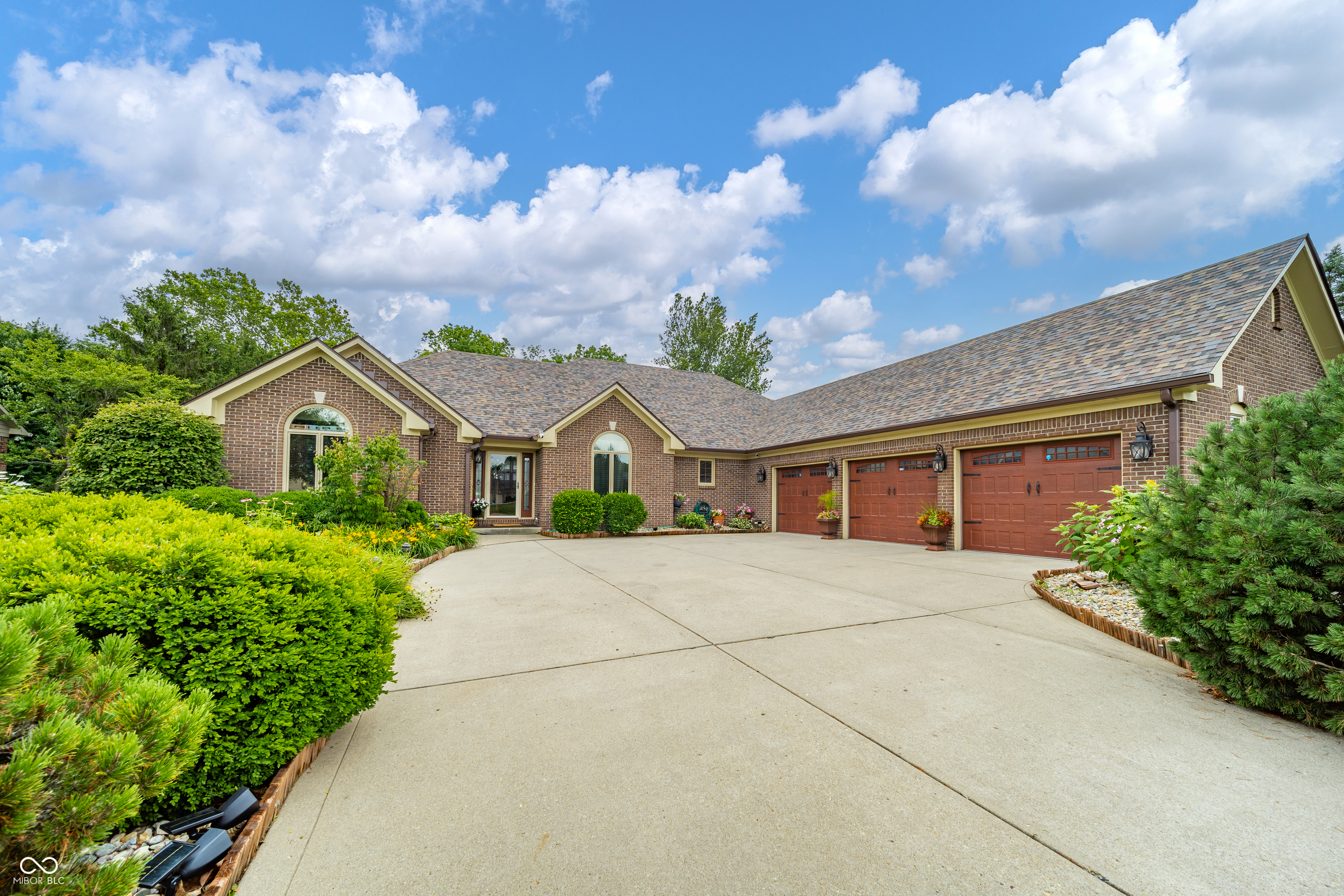 1517 Cherry Tree Road Avon, IN 46123 - Photo 4 of 54