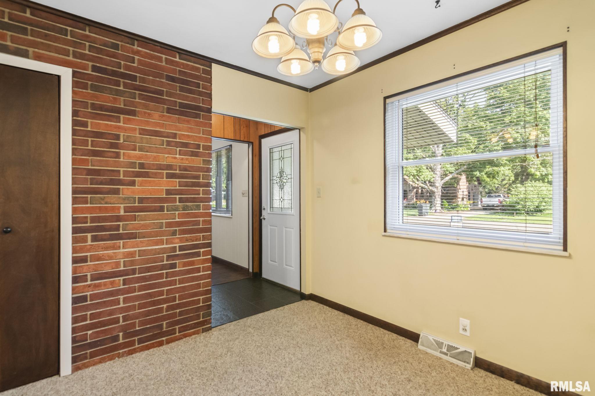 2508 East Keys Avenue Springfield, IL 62702 - Photo 13 of 32