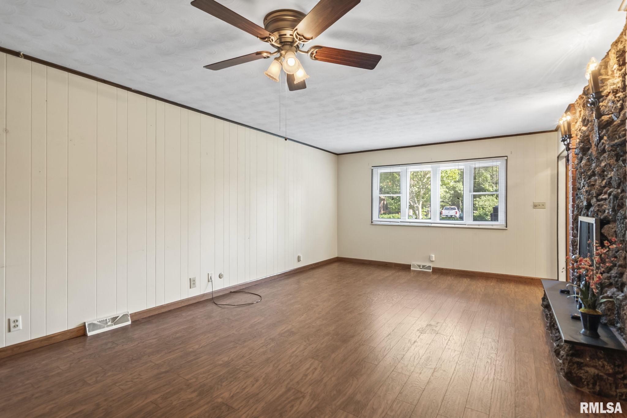 2508 East Keys Avenue Springfield, IL 62702 - Photo 4 of 32
