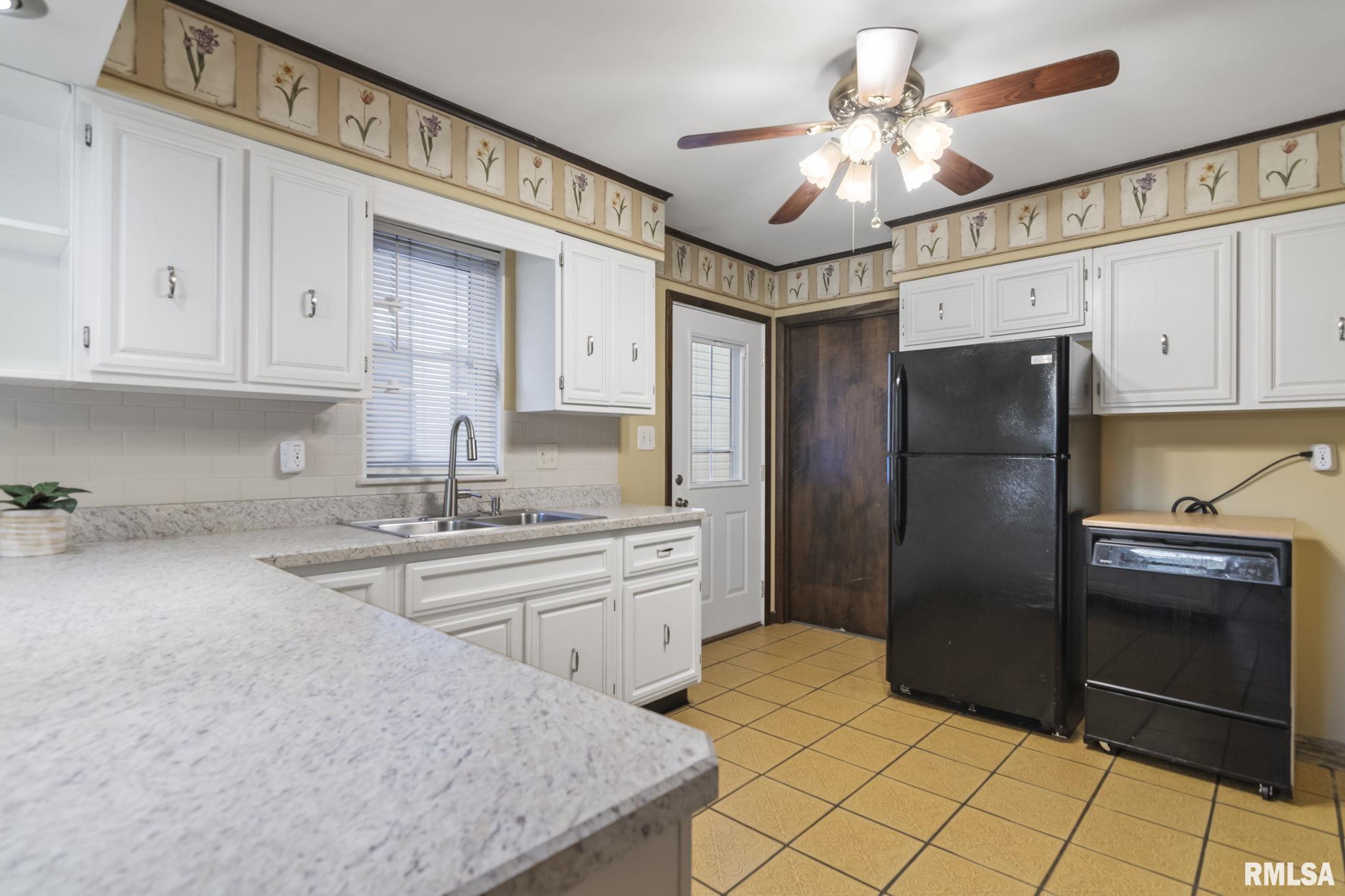 2508 East Keys Avenue Springfield, IL 62702 - Photo 9 of 32