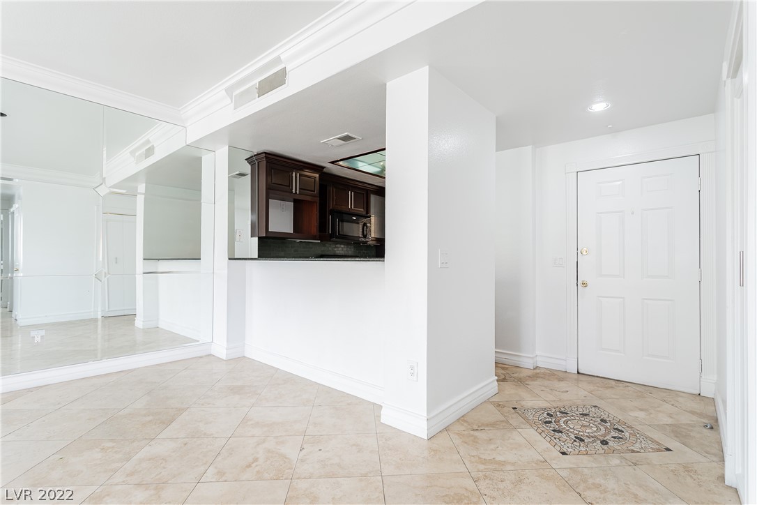 260 East Flamingo Road, Unit 332 Las Vegas, NV 89169 - Photo 6 of 34 Gallery Image 6