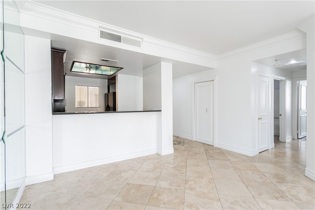 260 East Flamingo Road, Unit 332 Las Vegas, NV 89169 - Photo 8 of 34 Gallery Image 8