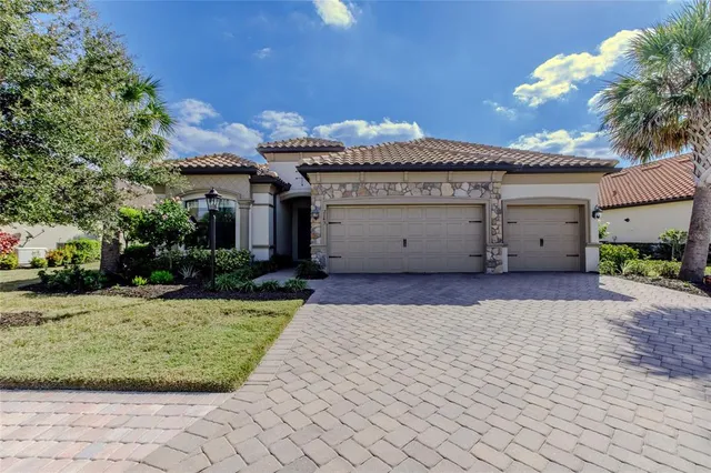 $840,000 | 7143 Whittlebury Trail, Bradenton, FL 34202