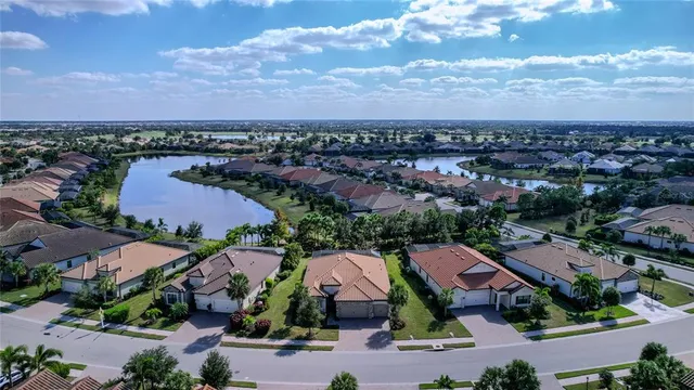 $840,000 | 7143 Whittlebury Trail, Bradenton, FL 34202