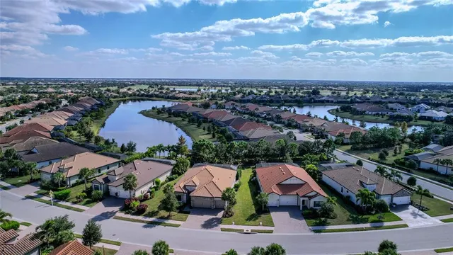 $840,000 | 7143 Whittlebury Trail, Bradenton, FL 34202