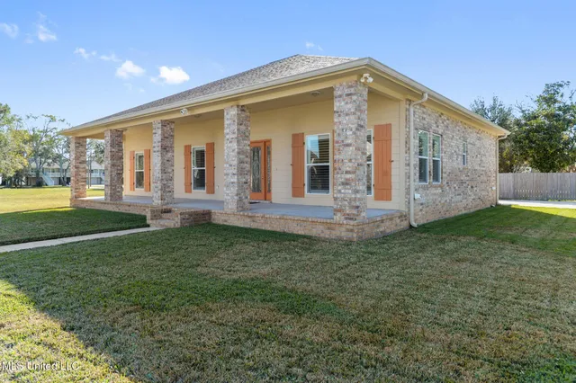$510,000 | 400 South Burke Avenue, Long Beach, MS 39560