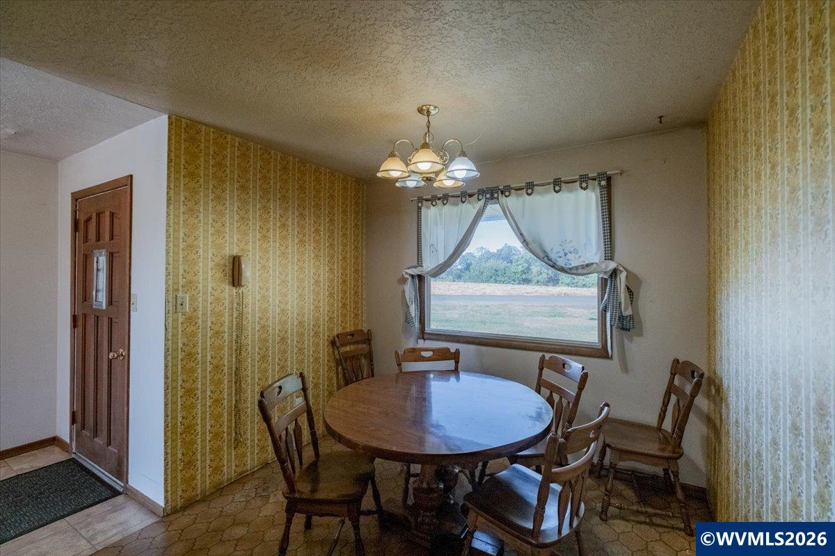 39179 Santiam Bluffs Road Northeast Albany, OR 97322 - Photo 13 of 43