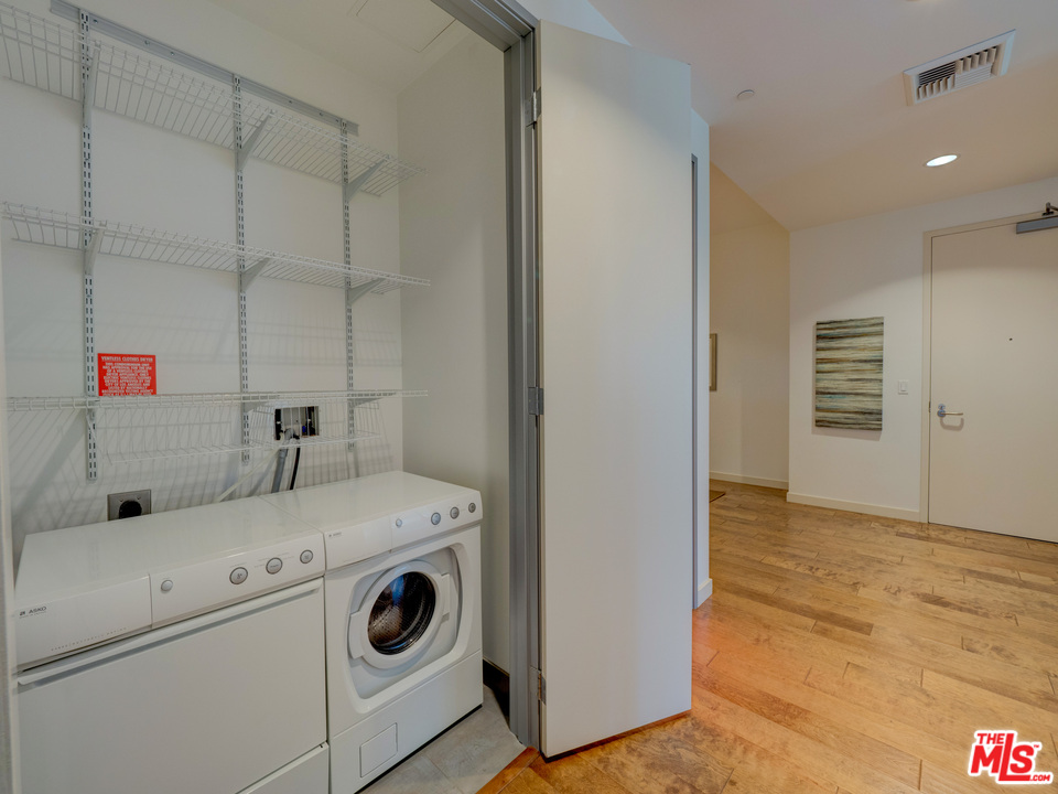 3111 Vía Dolce, Unit 404 Marina del Rey, CA 90292 - Photo 11 of 28