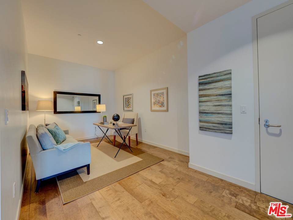 3111 Vía Dolce, Unit 404 Marina del Rey, CA 90292 - Photo 5 of 28