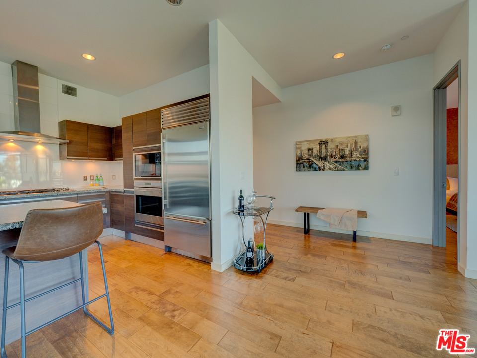 3111 Vía Dolce, Unit 404 Marina del Rey, CA 90292 - Photo 8 of 28